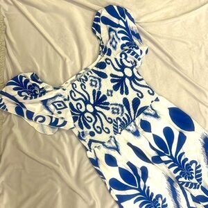 Full length bell cap sleeves blue and white dress never worn XL